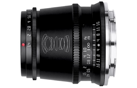 TTArtisan-17mm-f1.4C-putside.jpg